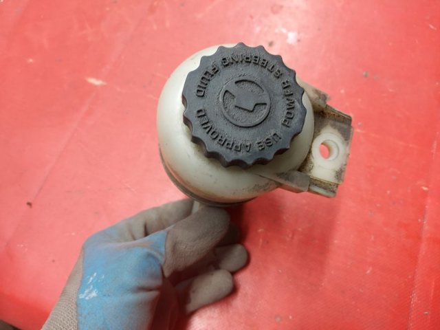 CHRYSLER 05105338AB Бачок насоса ГУР в наличии Одесса