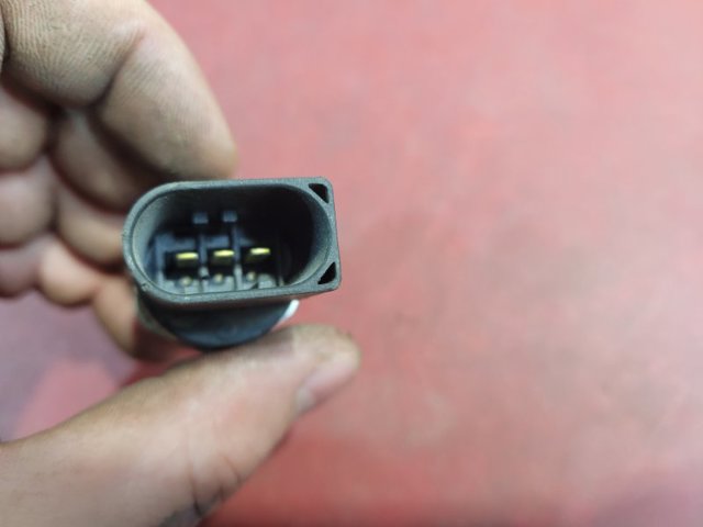 VAG 06J906051C Датчик давления топлива в наличии Днепр