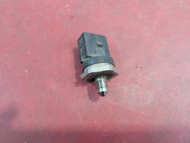 Датчик давления топлива Фольксваген Гольф 4