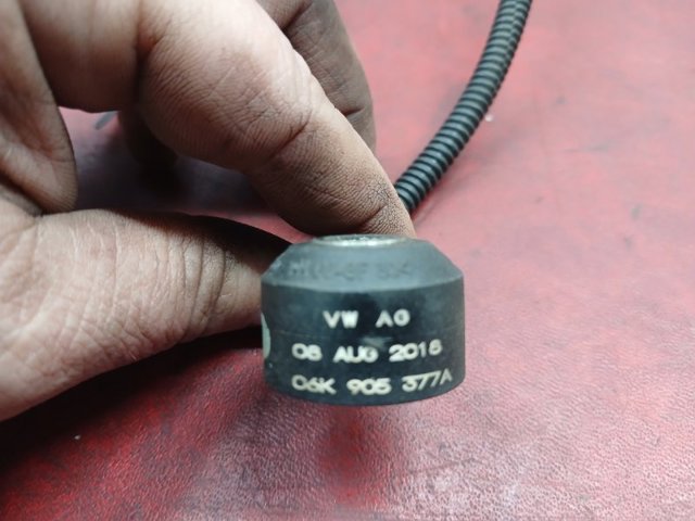 VAG 06K905377A Датчик детонации в наличии Кривой Рог