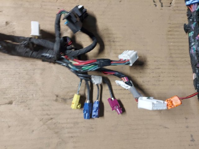 100442202R TESLA купить в Ужгород