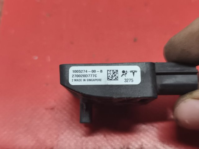 TESLA 100527400B Датчик удара в наличии Кривой Рог