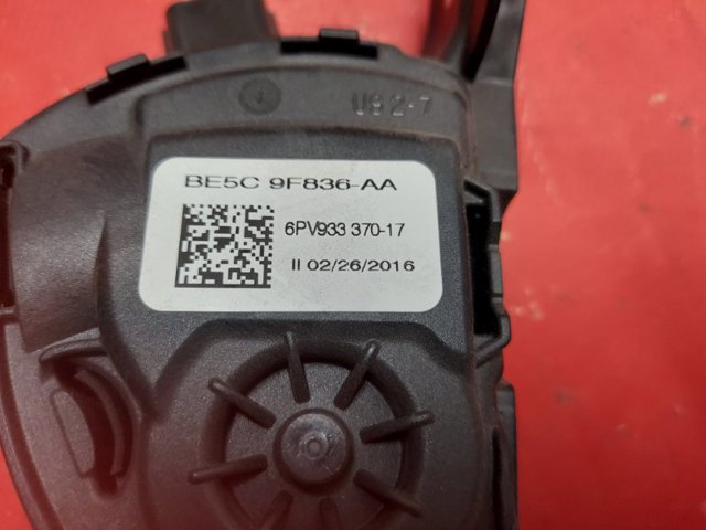 100530700A TESLA Педаль газа (акселератора) купить в Запорожье