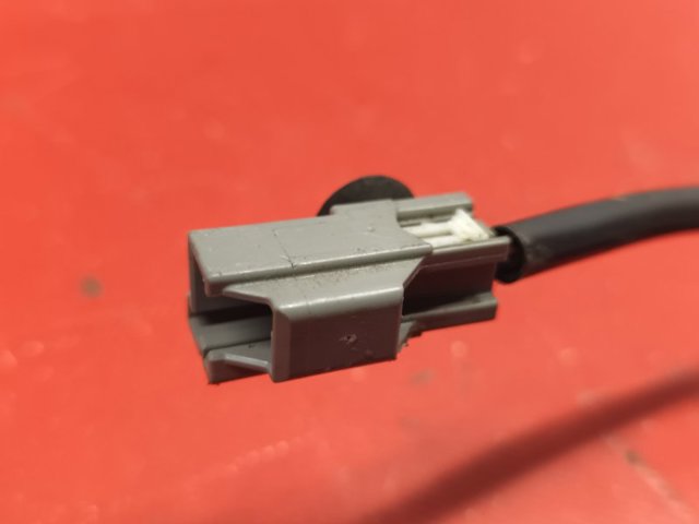 TESLA 100599005G Рычаг (замок) фиксации ремня безопасности передний левый в наличии Житомир