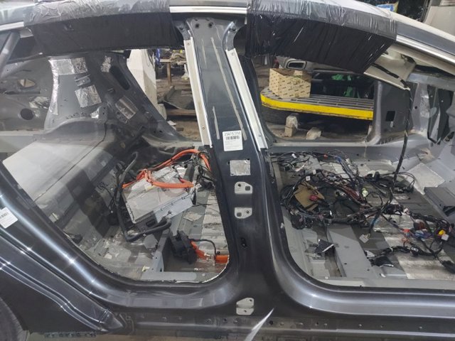 Стойка кузова центральная правая 1024205S0B TESLA