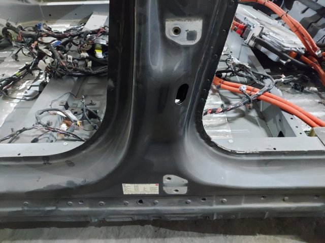 1024206S0B TESLA Стойка кузова центральная левая купить в Павлоград