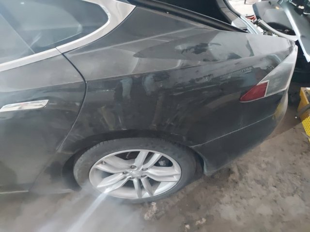 Ремчасть кузова левая 1024208S0B TESLA