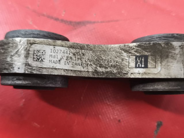 TESLA 102744100A Поперечный рычаг задней подвески в наличии Кривой Рог