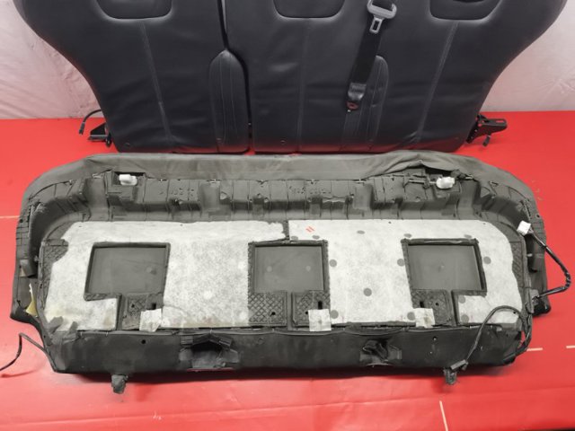 103056901B TESLA Сиденье заднее купить в Чернигов
