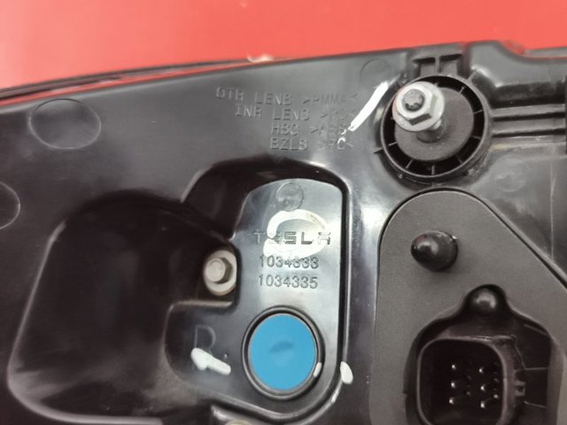 TESLA 103433300A Фонарь задний правый внешний в наличии Запорожье