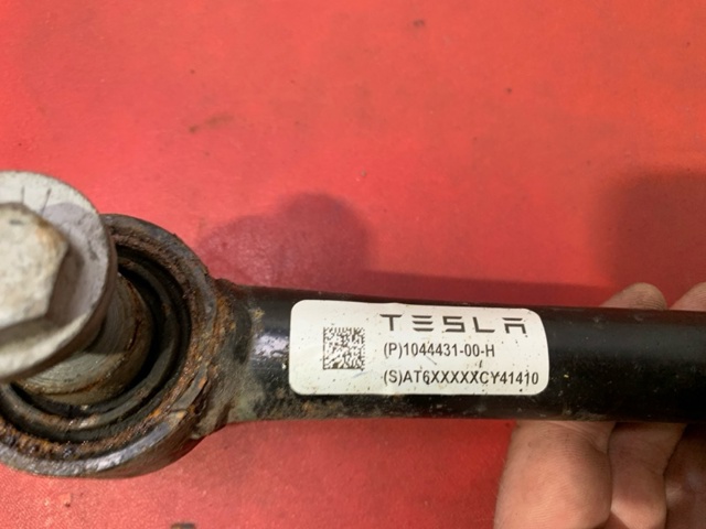 TESLA 104443100H Рычаг задней подвески поперечный в наличии Тернополь