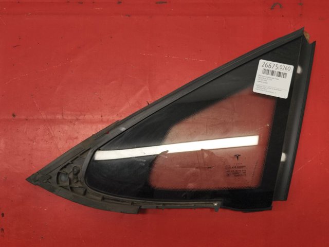 Стекло багажного отсека, правое 105182199A TESLA
