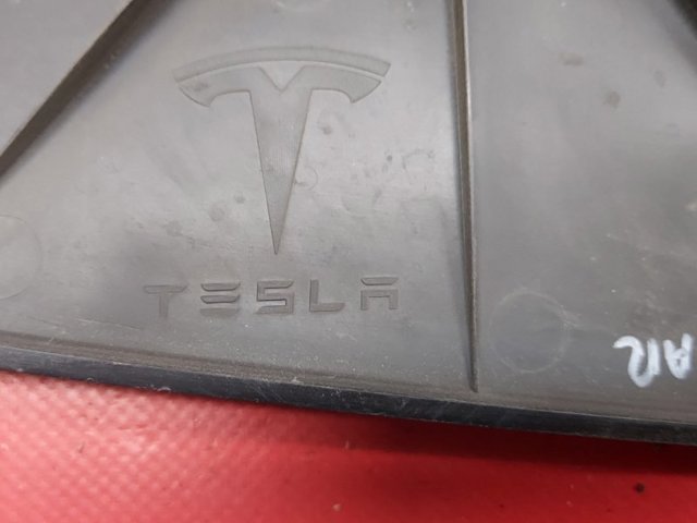 106047400D TESLA Накладка передней панели (суппорта радиатора) верхняя купить в Запорожье