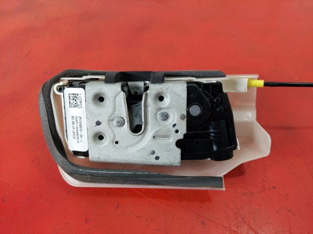 TESLA 106897000L Замок двери задней левой в наличии Одесса