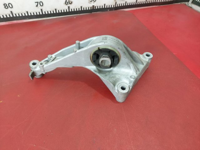 Кронштейн подушки (опоры) двигателя, левой 109533800D TESLA