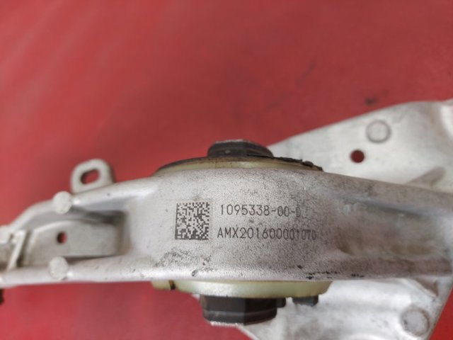 TESLA 109533800D Кронштейн подушки (опоры) двигателя левой в наличии Запорожье