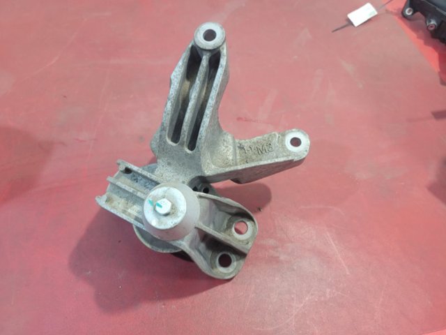 Правая опора ДВС 112106RC0B NISSAN
