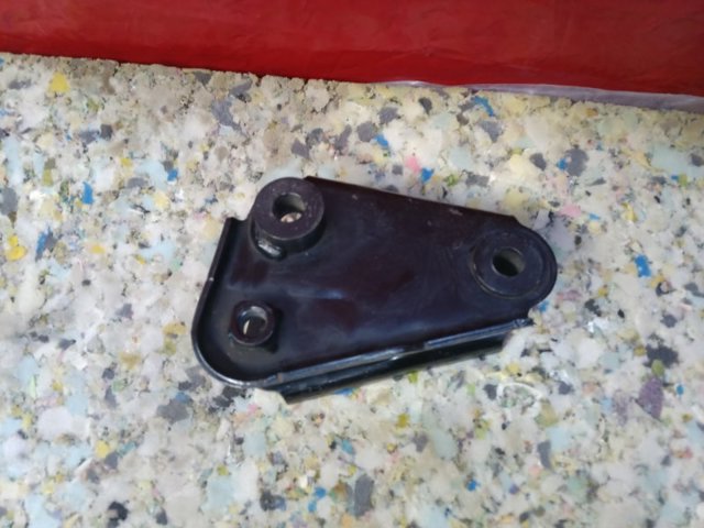 Кронштейн подушки (опоры) двигателя, задней 113324BA1A NISSAN