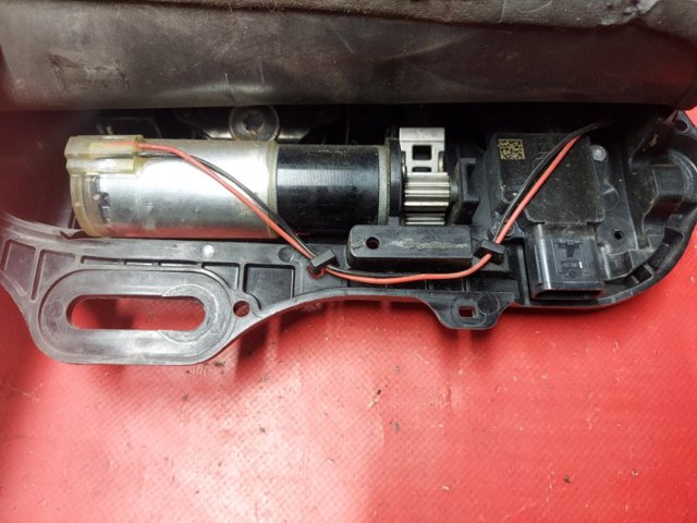 TESLA 1135722S0A Ручка двери задней наружная левая в наличии Сумы