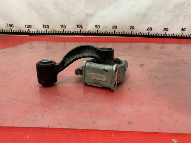Опора КПП 113604RA0A NISSAN