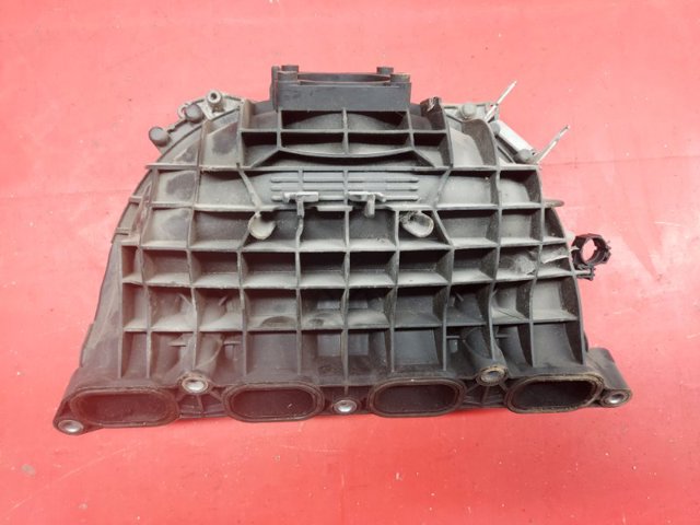 Впускной коллектор 11617588126 BMW