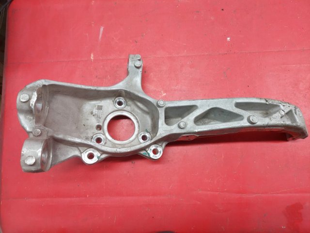 118831600E TESLA Цапфа (поворотный кулак) передний правый купить в Ужгород