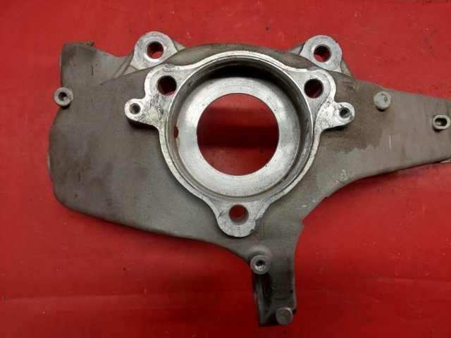 TESLA 118831600E Цапфа передняя правая в наличии Полтава