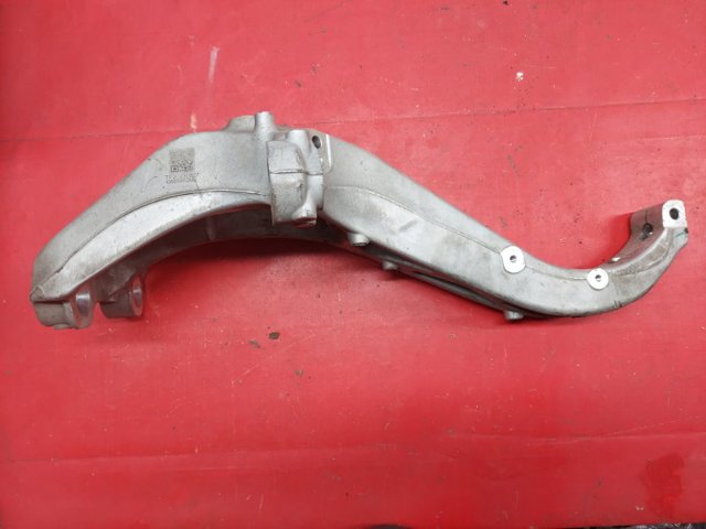 TESLA 118831600E Цапфа передняя правая в наличии Тернополь