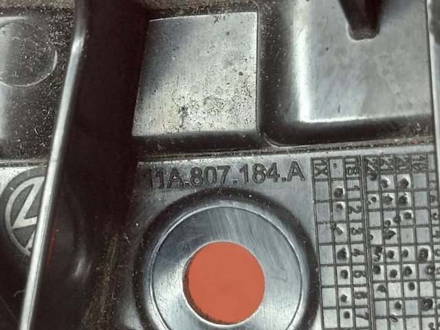 VAG 11A807184A Направляющая переднего бампера правая в наличии Каменское