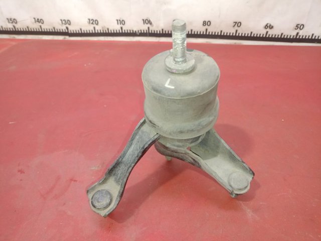 Левая опора двигателя 123720V020 TOYOTA