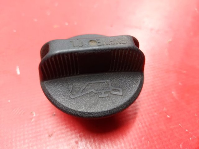 Крышка заливной горловины масла 1250A010 MITSUBISHI