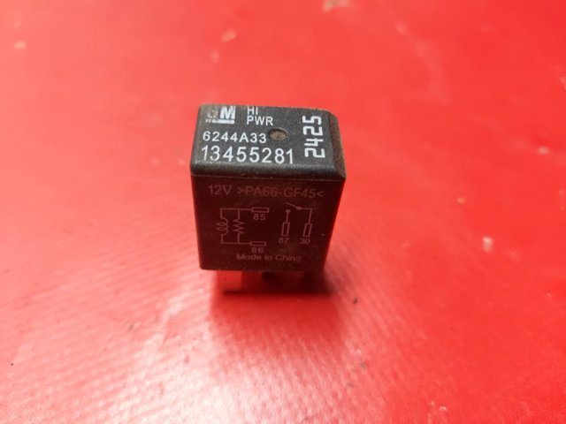 Реле противотуманной фары 13455281 GM