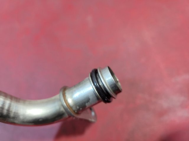 151976RC0A Трубка (шланг) отвода масла от турбины купить Ужгород