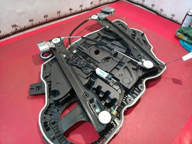 TESLA 152680000B Стеклоподъемник передней левой двери в наличии Ужгород