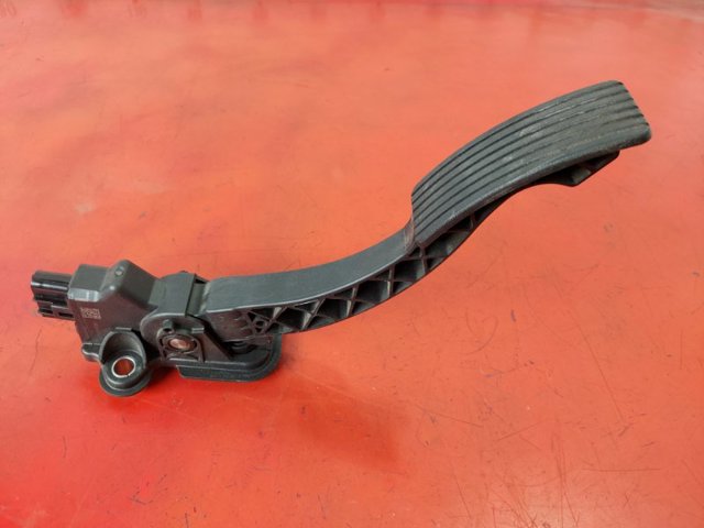 Педаль акселератора 1600A102 MITSUBISHI