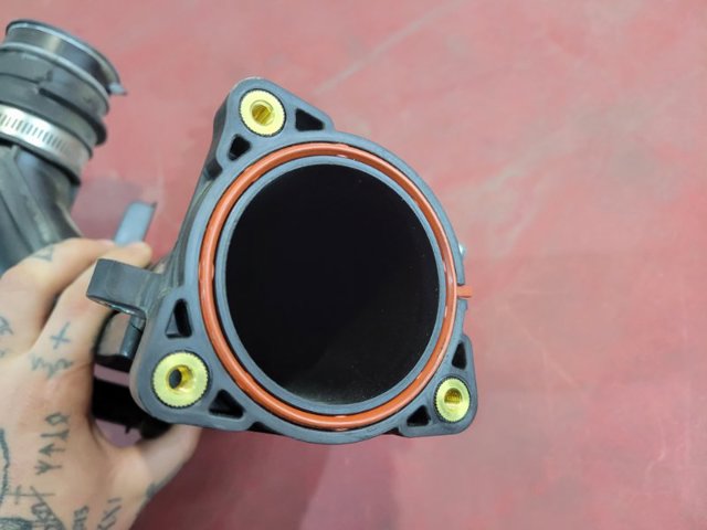Патрубок дроссельный 165766RC3B NISSAN