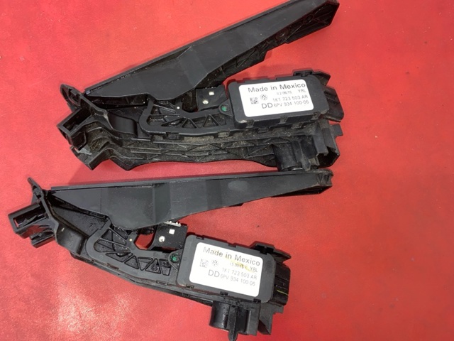 VAG 1K1723503AR Педаль газа в наличии Украина