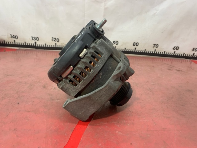Автомобильный генератор 22949467 GM