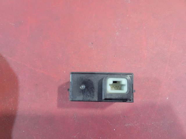 NISSAN 253316UA0 USB-разветвитель в наличии Чернигов
