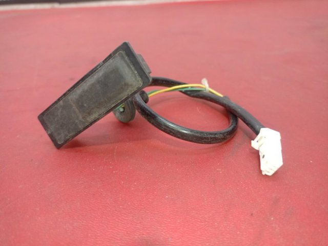 Кнопка привода замка третей/пятой двери 253804BA1A NISSAN