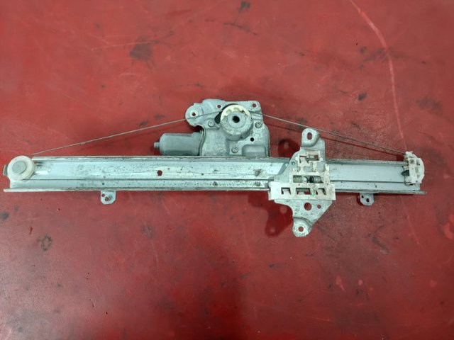 2621005640 NISSAN Мотор стеклоподъемника двери передней правой купить в Кривой Рог