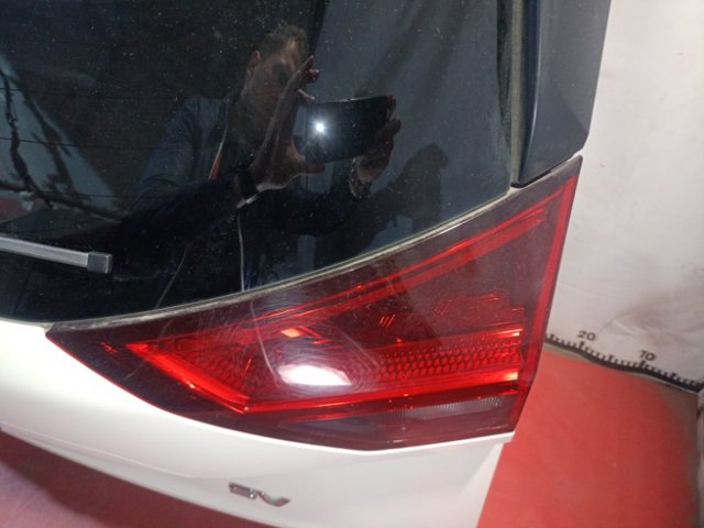 Фонарь задний правый, внутренний 265506RR1A NISSAN