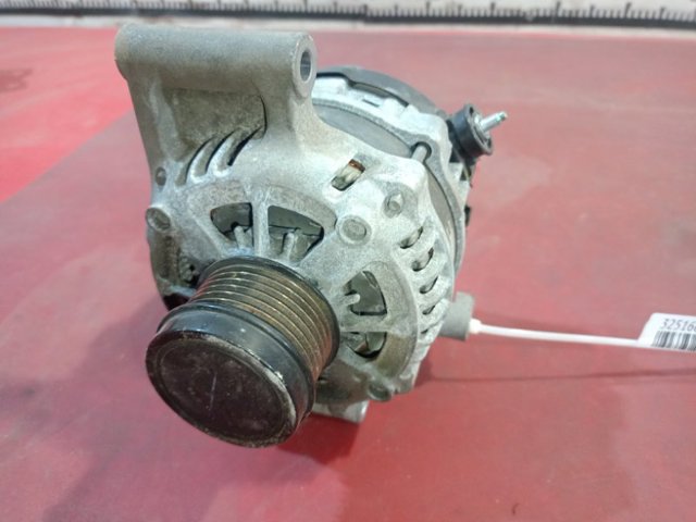 Автомобильный генератор 27060F0010 TOYOTA