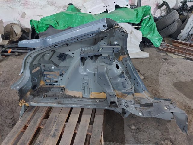 VOLVO 32234133 Крыло заднее левое в наличии Полтава
