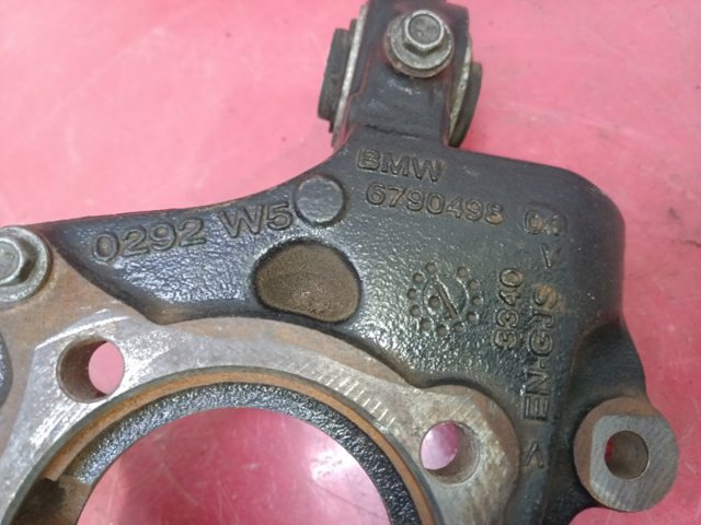 33406797570 BMW Цапфа задняя правая купить в Полтава
