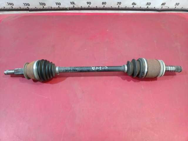Полуось задняя, правая 396004GB0A NISSAN