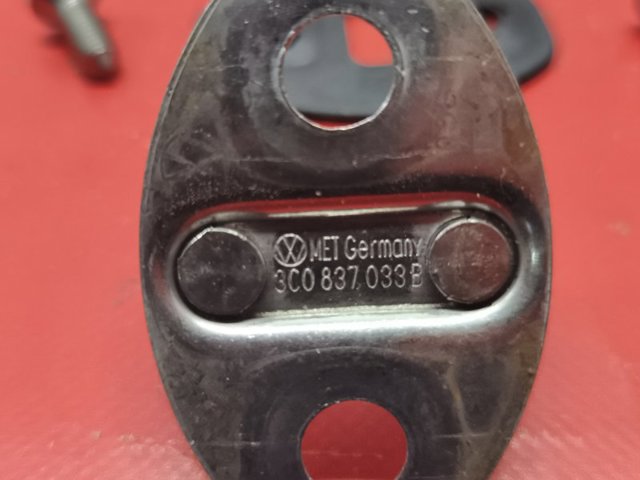 3C0837033B VAG Петля-зацеп (ответная часть) замка двери задней купить в Полтава