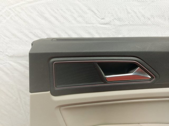 3CN867212FHTW VAG Обшивка (облицовка) внутренняя двери задней правой купить в Харьков