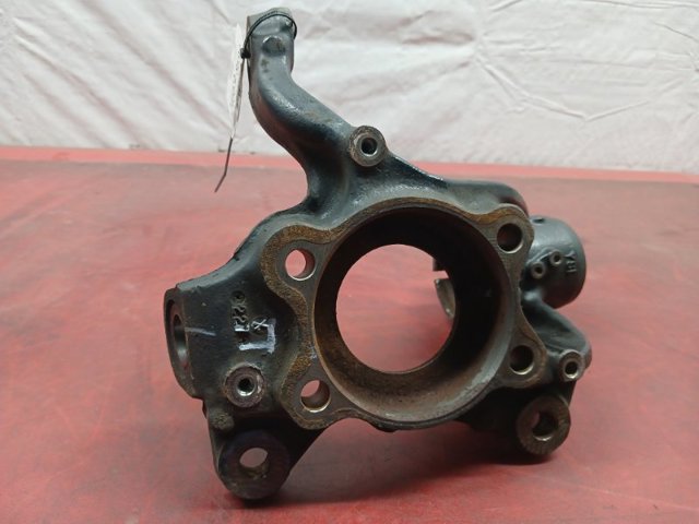 Цапфа передняя правая 3QF407256E VAG