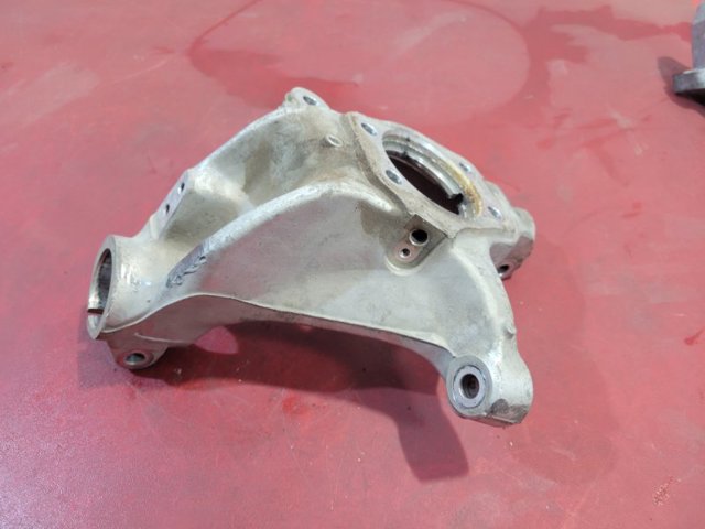 Ось передняя и поворотные кулаки 400146RA0A NISSAN